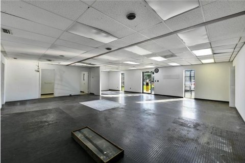 Commercial property in Tampa, Florida 311.13 sq.m. № 2133625 - photo 10