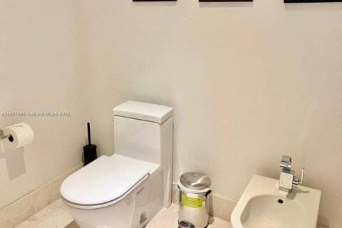Снять в аренду кондоминиум в Санни-Айлс-Бич, Флорида 3 спальни, 179.58м2, № 1882125 - фото 18
