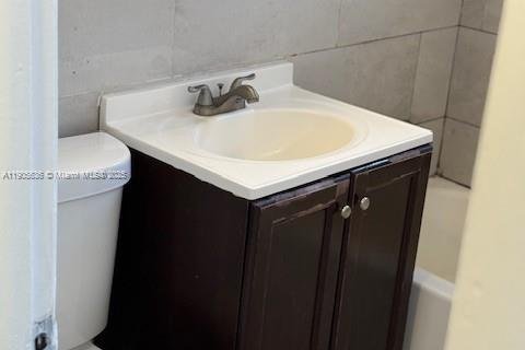 House in Miami, Florida 2 bedrooms, 163.32 sq.m. № 1956244 - photo 13