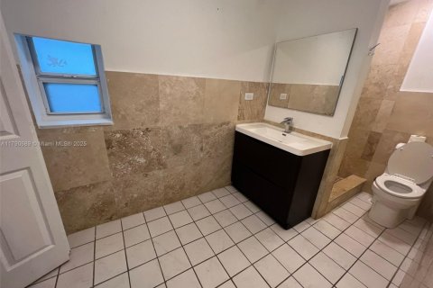 House in Miami, Florida 4 bedrooms, 106 sq.m. № 1731327 - photo 29
