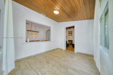 House in Miami, Florida 4 bedrooms, 106 sq.m. № 1731327 - photo 5