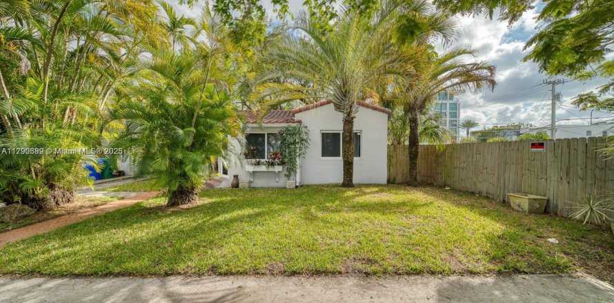 House in Miami, Florida 4 bedrooms, 106 sq.m. № 1731327