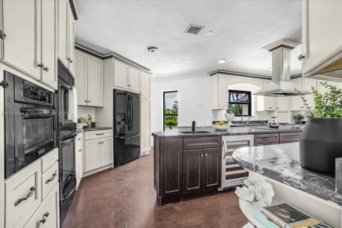Commercial property in Homestead, Florida № 1768644 - photo 15