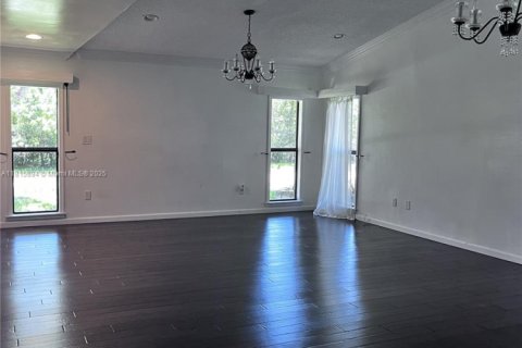 Commercial property in Homestead, Florida № 1768644 - photo 3