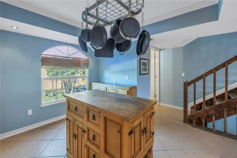 Townhouse in Saint Petersburg, Florida 2 bedrooms, 153.29 sq.m. № 1717670 - photo 10