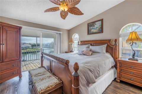 Townhouse in Saint Petersburg, Florida 2 bedrooms, 153.29 sq.m. № 1717670 - photo 14