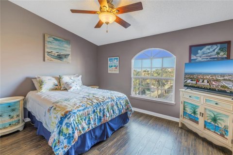 Townhouse in Saint Petersburg, Florida 2 bedrooms, 153.29 sq.m. № 1717670 - photo 26