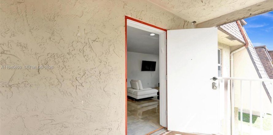 Apartment in Dania Beach, Florida 2 bedrooms, 88.26 sq.m. № 2003062