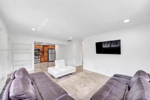 Apartment in Dania Beach, Florida 2 bedrooms, 88.26 sq.m. № 2003062 - photo 8