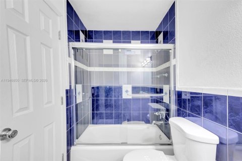 Apartment in Dania Beach, Florida 2 bedrooms, 88.26 sq.m. № 2003062 - photo 24