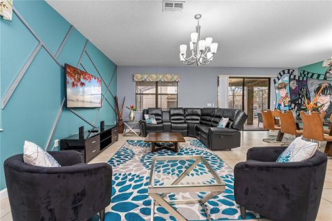 Casa en venta en Davenport, Florida, 9 dormitorios, 363.15 m2 № 2218326 - foto 3