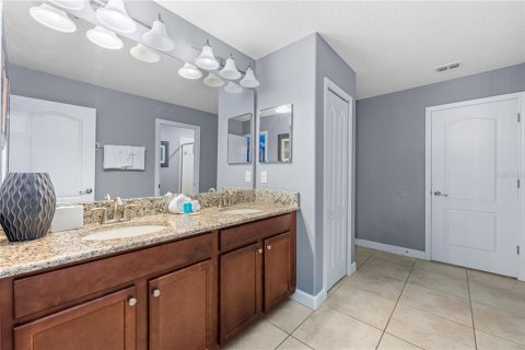 Casa en venta en Davenport, Florida, 9 dormitorios, 363.15 m2 № 2218326 - foto 13