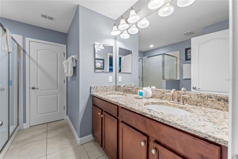 Casa en venta en Davenport, Florida, 9 dormitorios, 363.15 m2 № 2218326 - foto 18