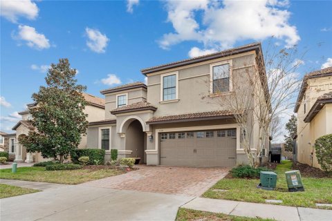 House in Davenport, Florida 9 bedrooms, 363.15 sq.m. № 2218326