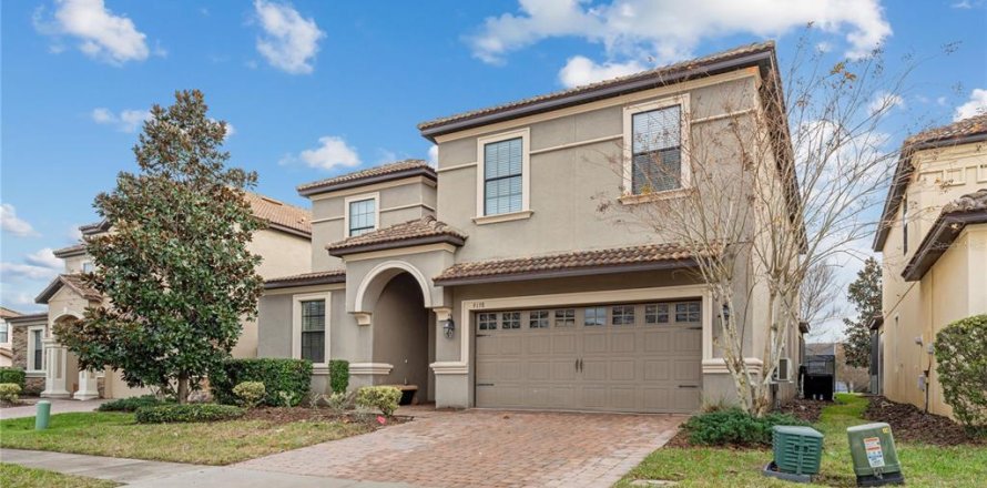 Casa en Davenport, Florida 9 dormitorios, 363.15 m2 № 2218326