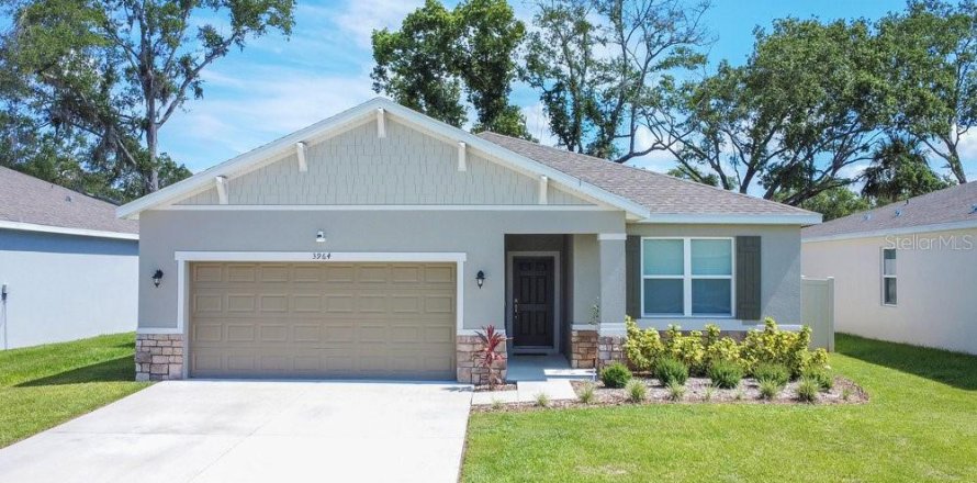 Villa ou maison à Eustis, Floride 4 chambres, 185.9 m2 № 1807329