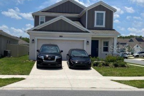 Casa en Kissimmee, Florida 5 dormitorios, 221.85 m2 № 2095539