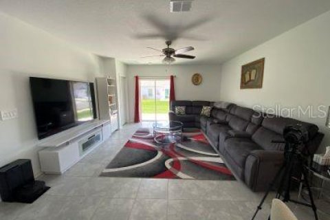 Villa ou maison à vendre à Kissimmee, Floride: 5 chambres, 221.85 m2 № 2095539 - photo 2