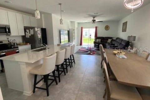 Villa ou maison à vendre à Kissimmee, Floride: 5 chambres, 221.85 m2 № 2095539 - photo 19