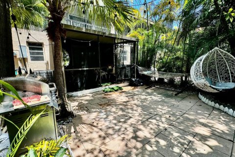 Townhouse in Hallandale Beach, Florida 3 bedrooms, 162.58 sq.m. № 2027601 - photo 17