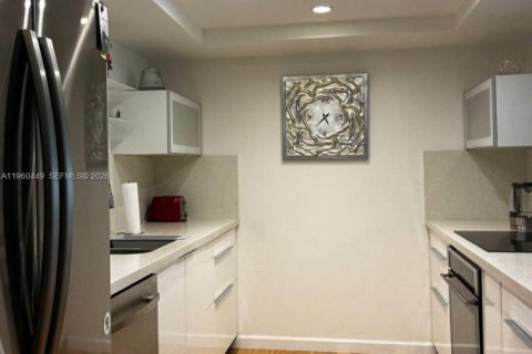 Townhouse in Hallandale Beach, Florida 3 bedrooms, 162.58 sq.m. № 2027601 - photo 11