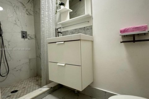 Townhouse in Hallandale Beach, Florida 3 bedrooms, 162.58 sq.m. № 2027601 - photo 22