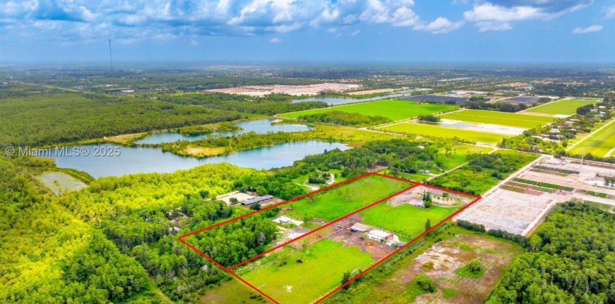 Propiedad comercial en Boynton Beach, Florida № 1871551