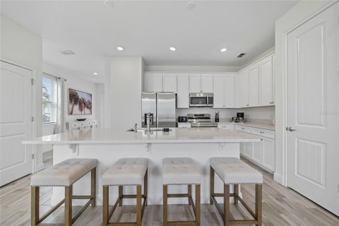 Touwnhouse à vendre à Kissimmee, Floride: 4 chambres, 159.05 m2 № 2232877 - photo 8