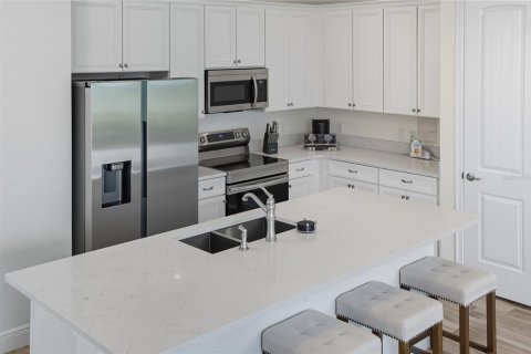 Touwnhouse à vendre à Kissimmee, Floride: 4 chambres, 159.05 m2 № 2232877 - photo 12