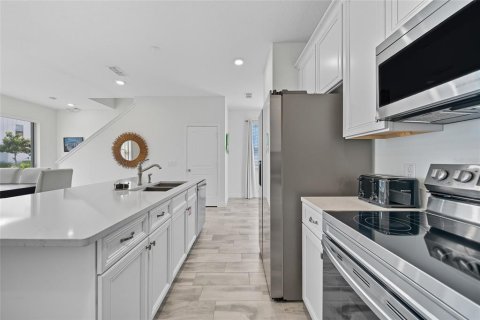 Touwnhouse à vendre à Kissimmee, Floride: 4 chambres, 159.05 m2 № 2232877 - photo 10