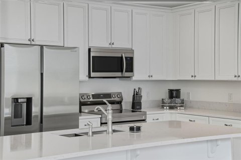Touwnhouse à vendre à Kissimmee, Floride: 4 chambres, 159.05 m2 № 2232877 - photo 9