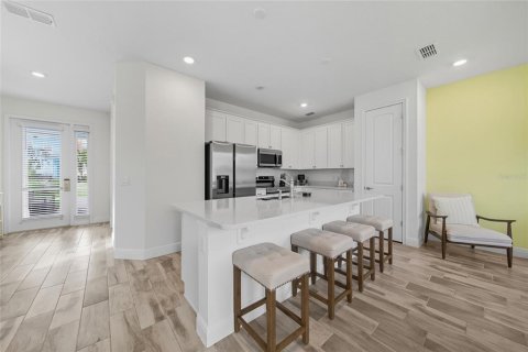 Touwnhouse à vendre à Kissimmee, Floride: 4 chambres, 159.05 m2 № 2232877 - photo 7