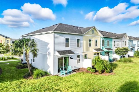 Touwnhouse à vendre à Kissimmee, Floride: 4 chambres, 159.05 m2 № 2232877 - photo 3