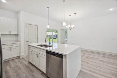 House in Citrus Springs, Florida 4 bedrooms, 144.09 sq.m. № 1771713 - photo 9