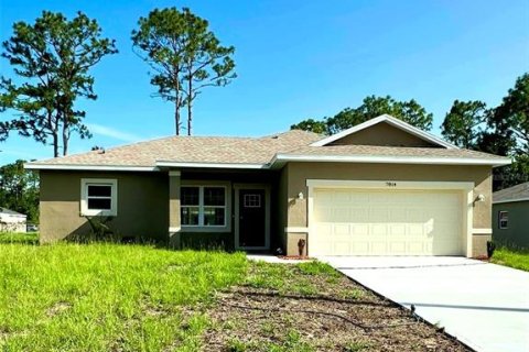 House in Citrus Springs, Florida 4 bedrooms, 144.09 sq.m. № 1771713 - photo 1