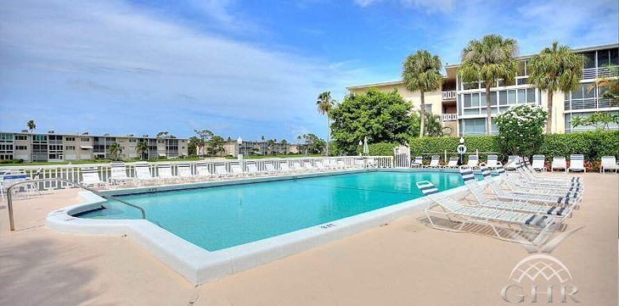 Condo in Lake Worth, Florida, 2 bedrooms  № 1128956