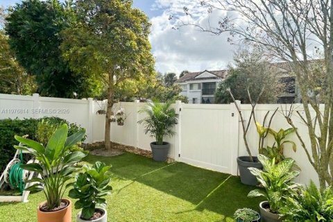 House in Pompano Beach, Florida 3 bedrooms, 113.53 sq.m. № 2040992 - photo 8