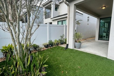 House in Pompano Beach, Florida 3 bedrooms, 113.53 sq.m. № 2040992 - photo 9