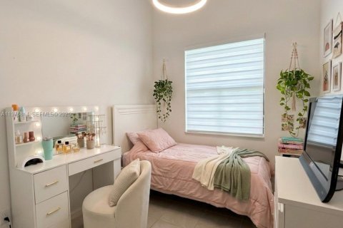 House in Pompano Beach, Florida 3 bedrooms, 113.53 sq.m. № 2040992 - photo 7