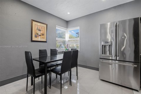Villa ou maison à vendre à Miami, Floride: 3 chambres, 96.62 m2 № 2293970 - photo 8