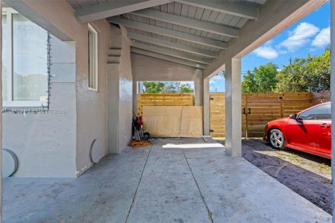 Villa ou maison à vendre à Miami, Floride: 3 chambres, 96.62 m2 № 2293970 - photo 22