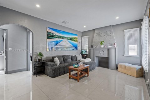 Villa ou maison à vendre à Miami, Floride: 3 chambres, 96.62 m2 № 2293970 - photo 5