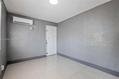 Villa ou maison à vendre à Miami, Floride: 3 chambres, 96.62 m2 № 2293970 - photo 28