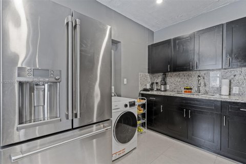 Villa ou maison à vendre à Miami, Floride: 3 chambres, 96.62 m2 № 2293970 - photo 11