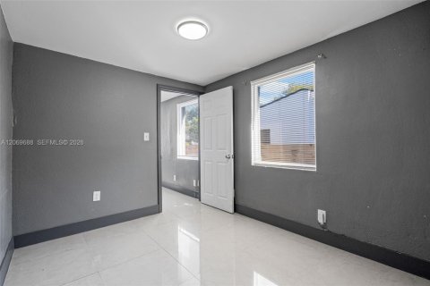 Villa ou maison à vendre à Miami, Floride: 3 chambres, 96.62 m2 № 2293970 - photo 29