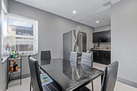 Villa ou maison à vendre à Miami, Floride: 3 chambres, 96.62 m2 № 2293970 - photo 10