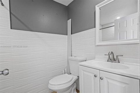 Villa ou maison à vendre à Miami, Floride: 3 chambres, 96.62 m2 № 2293970 - photo 30