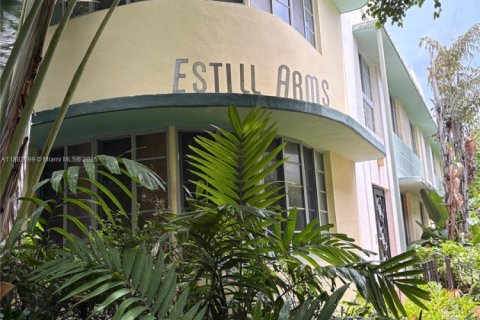 Condo in Miami Beach, Florida, 1 bedroom  № 1931708 - photo 8