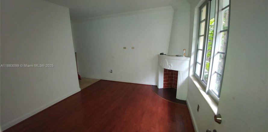 Condo in Miami Beach, Florida, 1 bedroom  № 1931708
