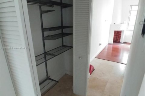 Condo in Miami Beach, Florida, 1 bedroom  № 1931708 - photo 7